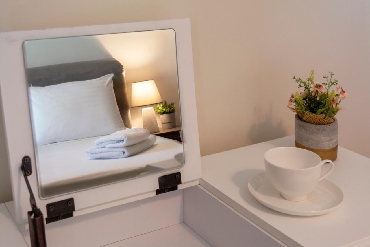 אתונה Acropolis View 2Bd Apt Next To Museum & Metro מראה חיצוני תמונה